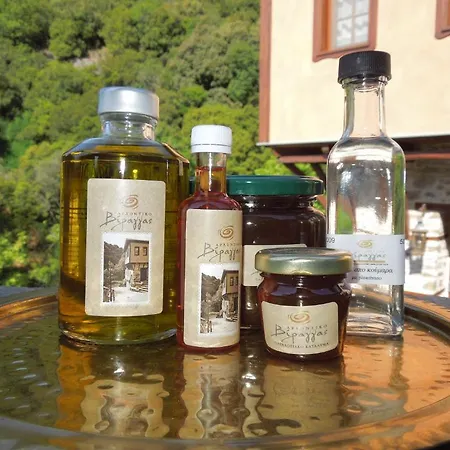 בית הארחה Viraggas Traditional Vrástama