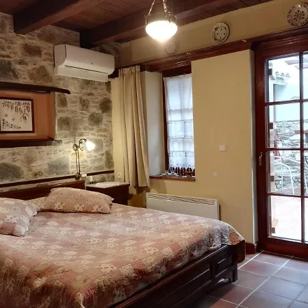 Penzion Viraggas Traditional 4*