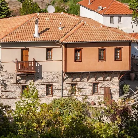 Viraggas Traditional Penzion 4*