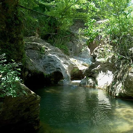 Viraggas Traditional Penzion 4*