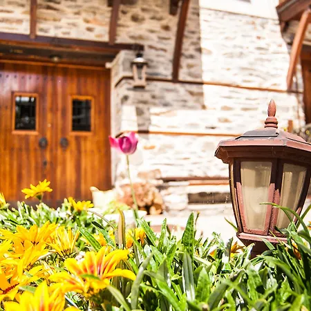 Viraggas Traditional Penzion 4*